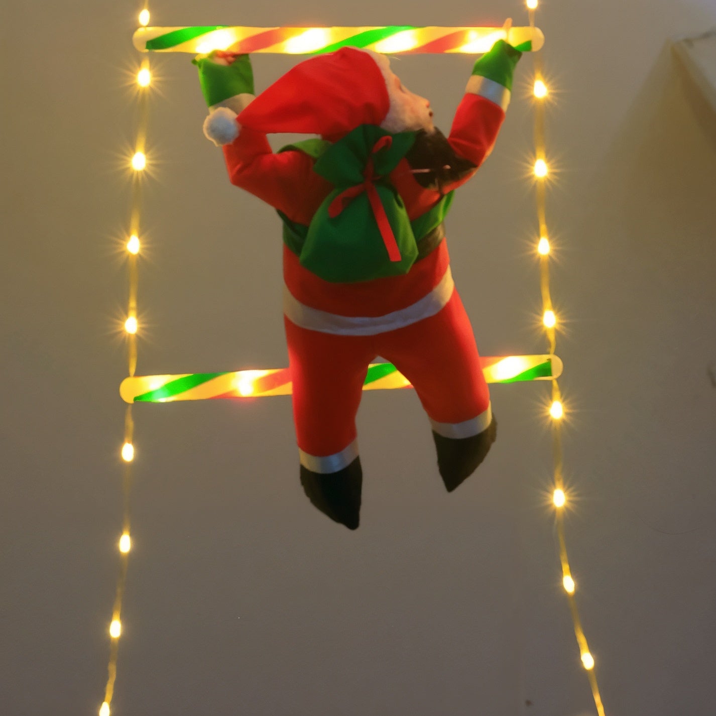 Wspinający się skrzat – Tworzy ciepłą i świąteczną atmosferę w domu